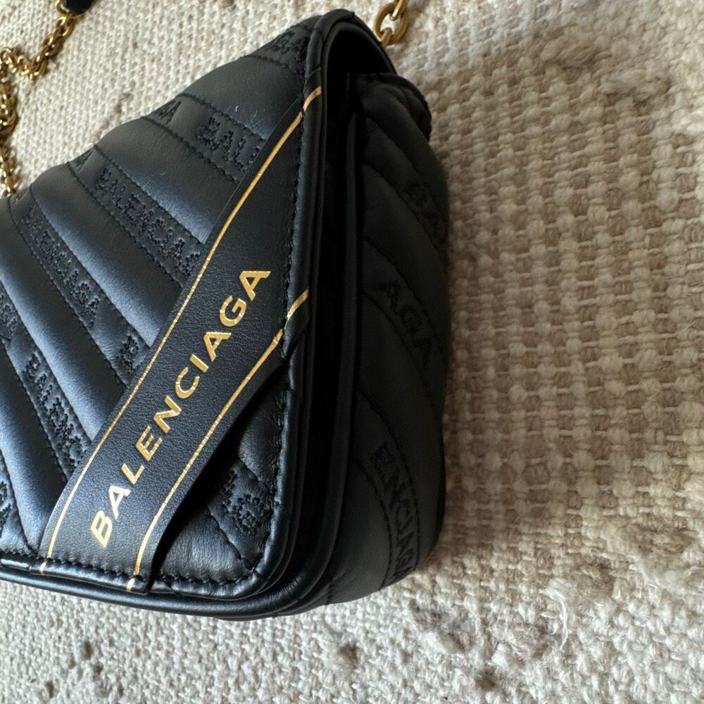 Balenciaga Calfskin Logo Matelasse Chain Strap Blanket Reporter XS Black NWT - Picture 3 of 16